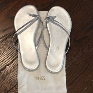 TKEES SANDALS
